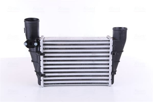 Intercooler Radyatoru (VW Passat 97-00 Audi A4 95-01 A6 98-05) Afn-Avg-Aeb-Apu — Foto