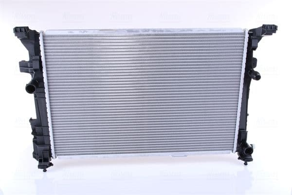Su Radyatoru Mercedes C117 W176 W246 — Foto